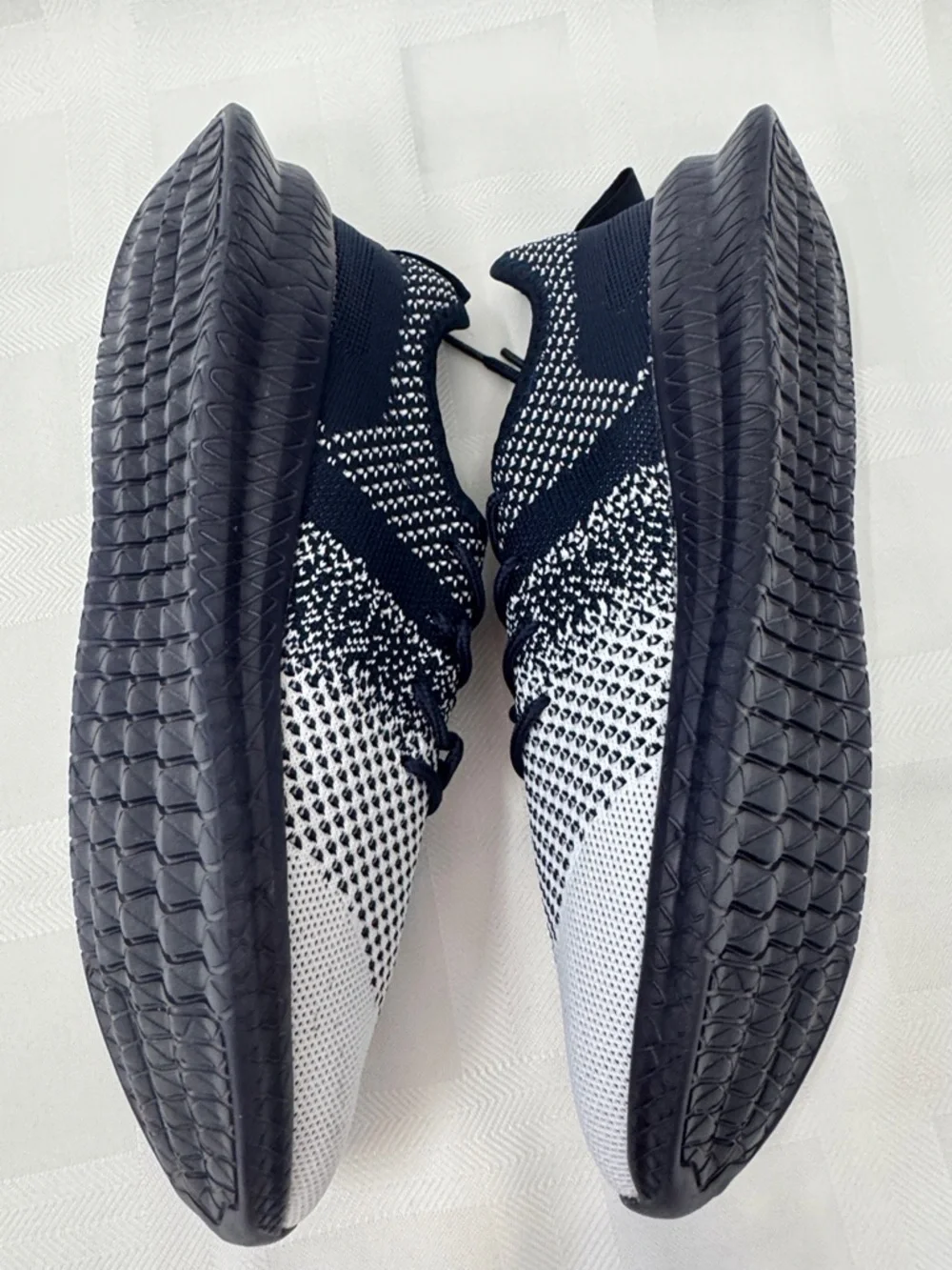 Men's Lightweight Knit Sneakers with Memory Foam - Navy & White